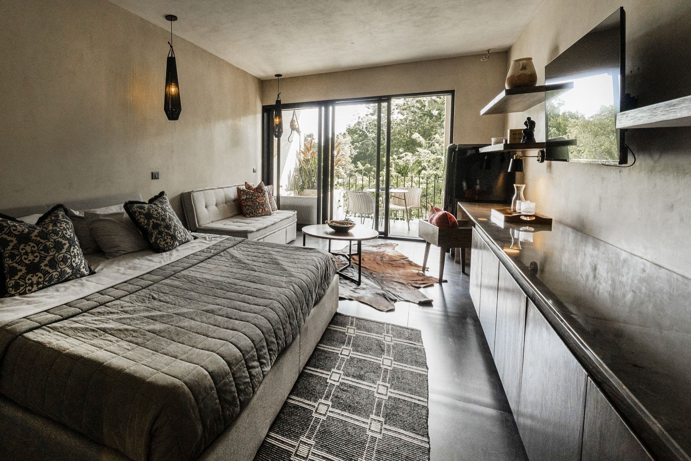 Sala de la suite con salida a la terraza